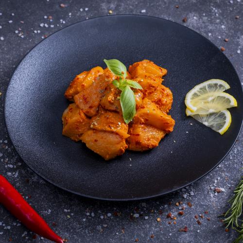 طاووق أحمر